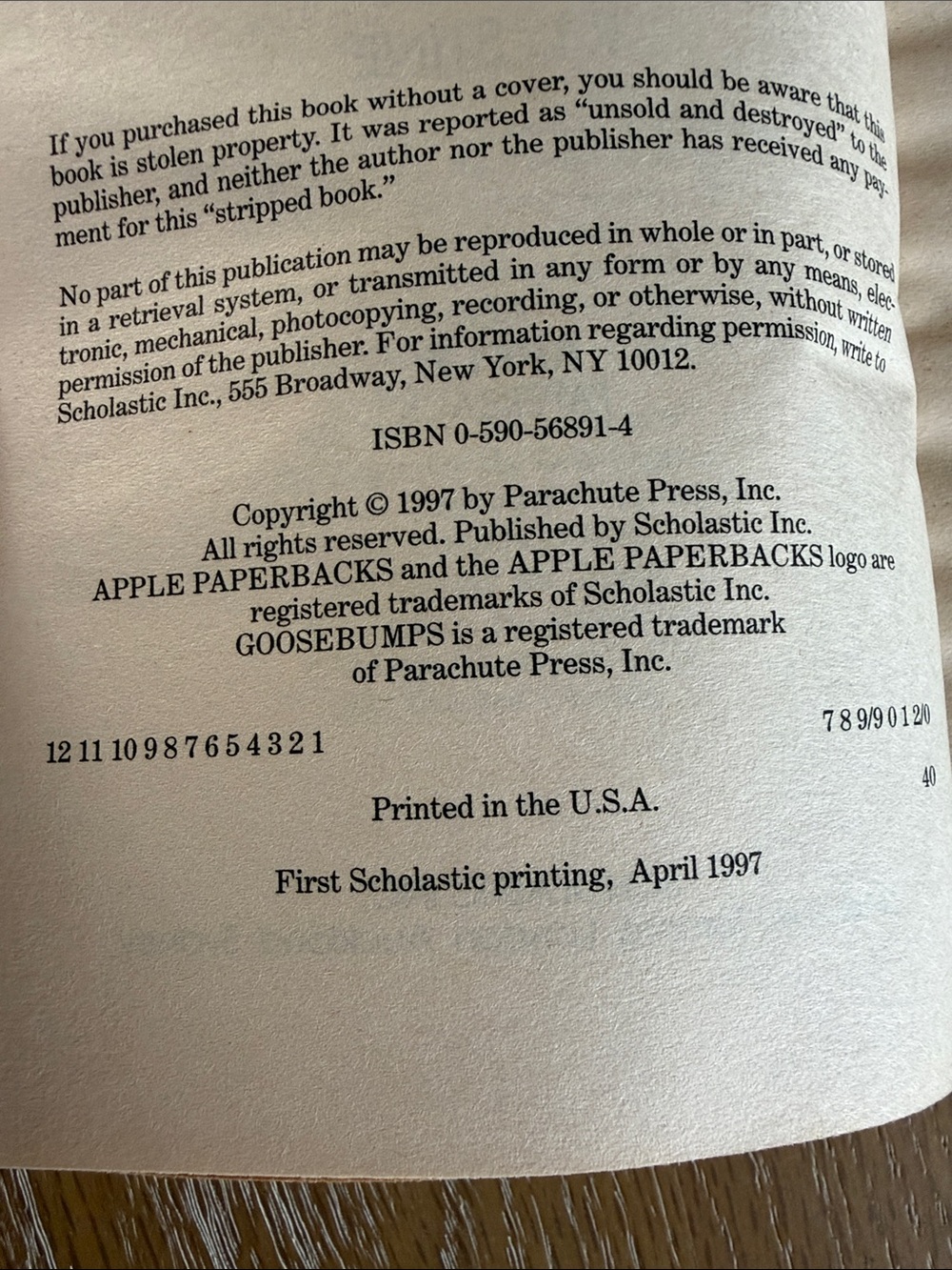 Goosebumps #54 Don't Go To Sleep 1st Edition with Bookmark and Trading Cards - Picture 2 of 5